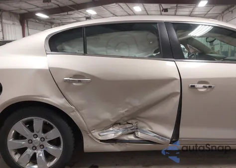 2012 Buick Lacrosse Leather Group z USA, uszkodzony, nr VIN 1G4GC5E38CF305586